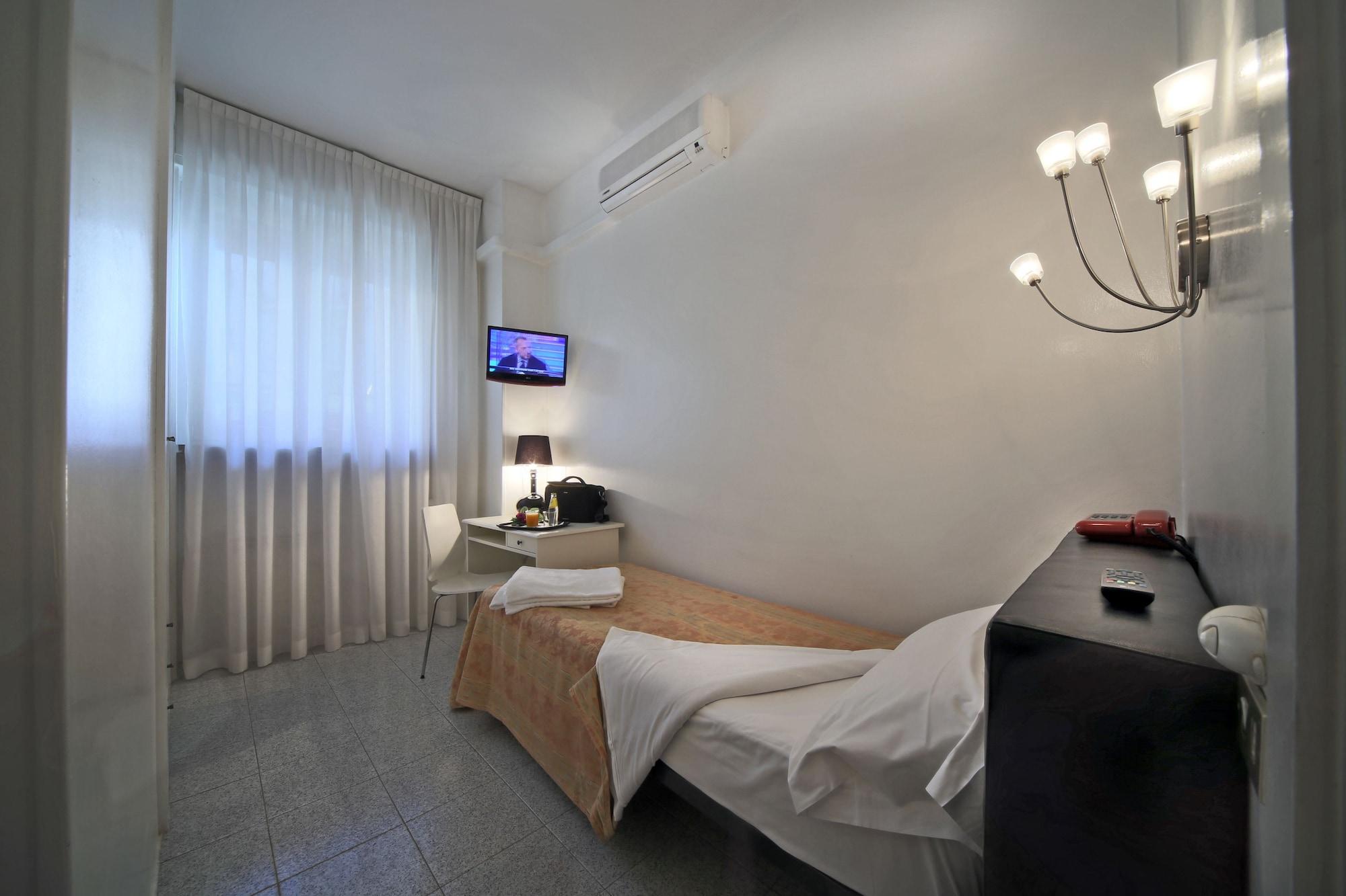 Cristallo Hotel 3*